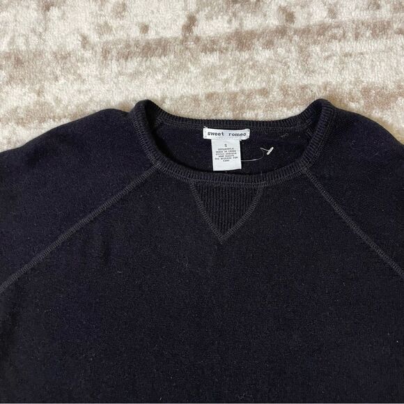 Bundle four for $20 💋 any items with 💋are eligible to bundle - Picture 4 of 5